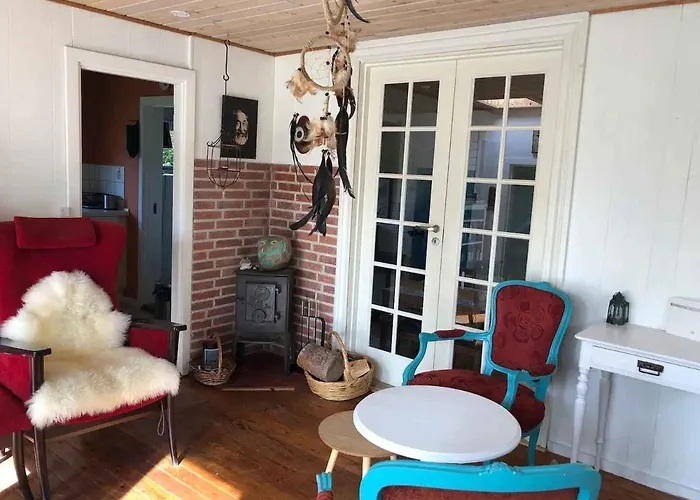 Cozy By Beautiful And Forest Ferienhaus *